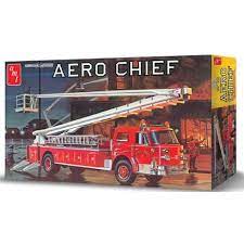 AMT980 AMERICAN LA FRANCE AERO CHIEF FIRE TRUCK 1/25