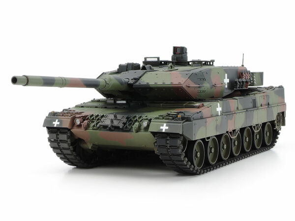 TA25207 TAMIYA LEOPARD 2 A6 “UKRAINE”